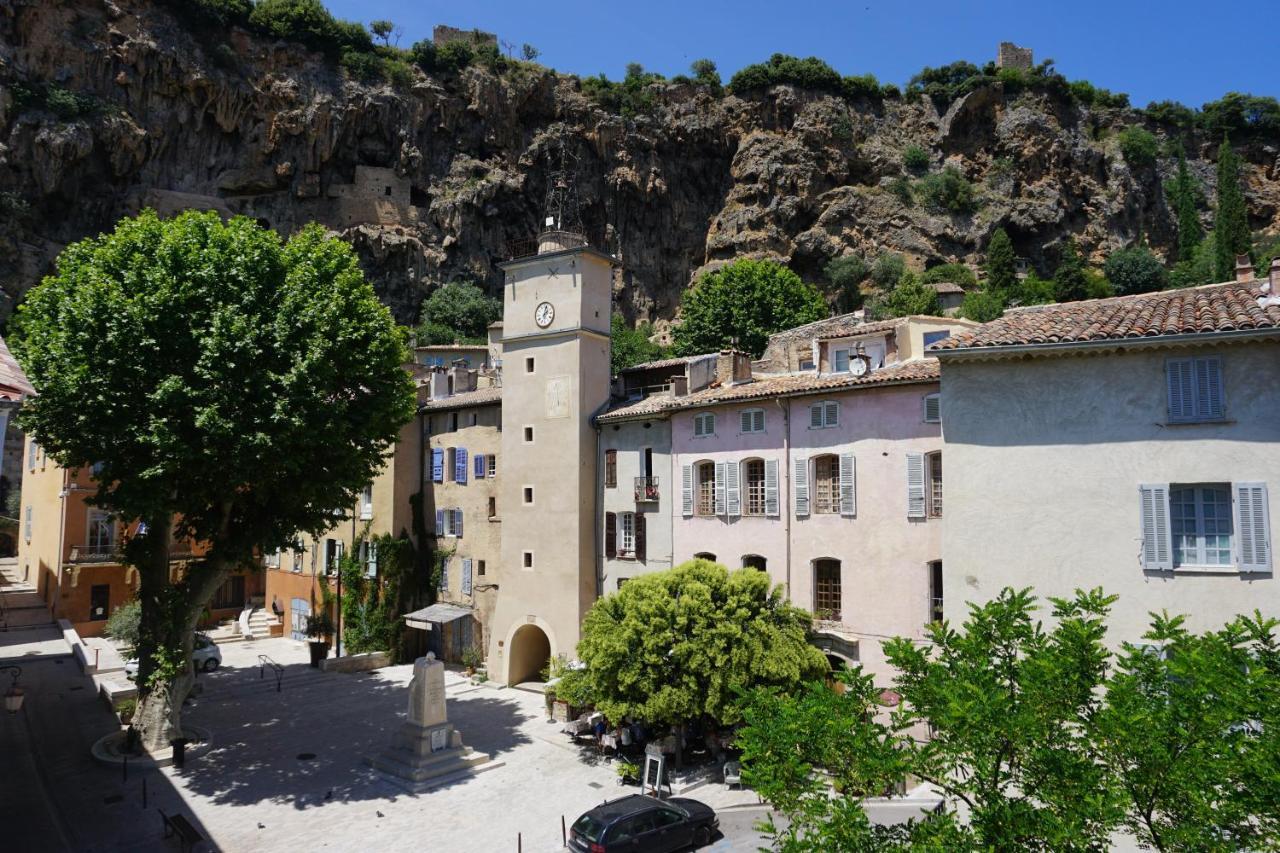 La Maison Des Artistes Appartement Cotignac Buitenkant foto