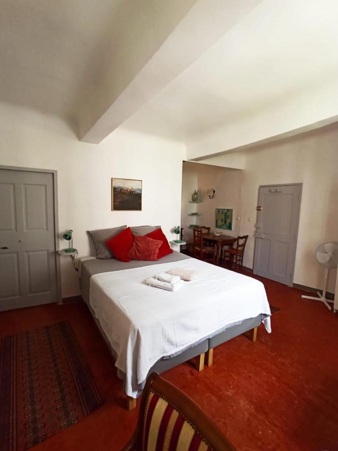 La Maison Des Artistes Appartement Cotignac Buitenkant foto